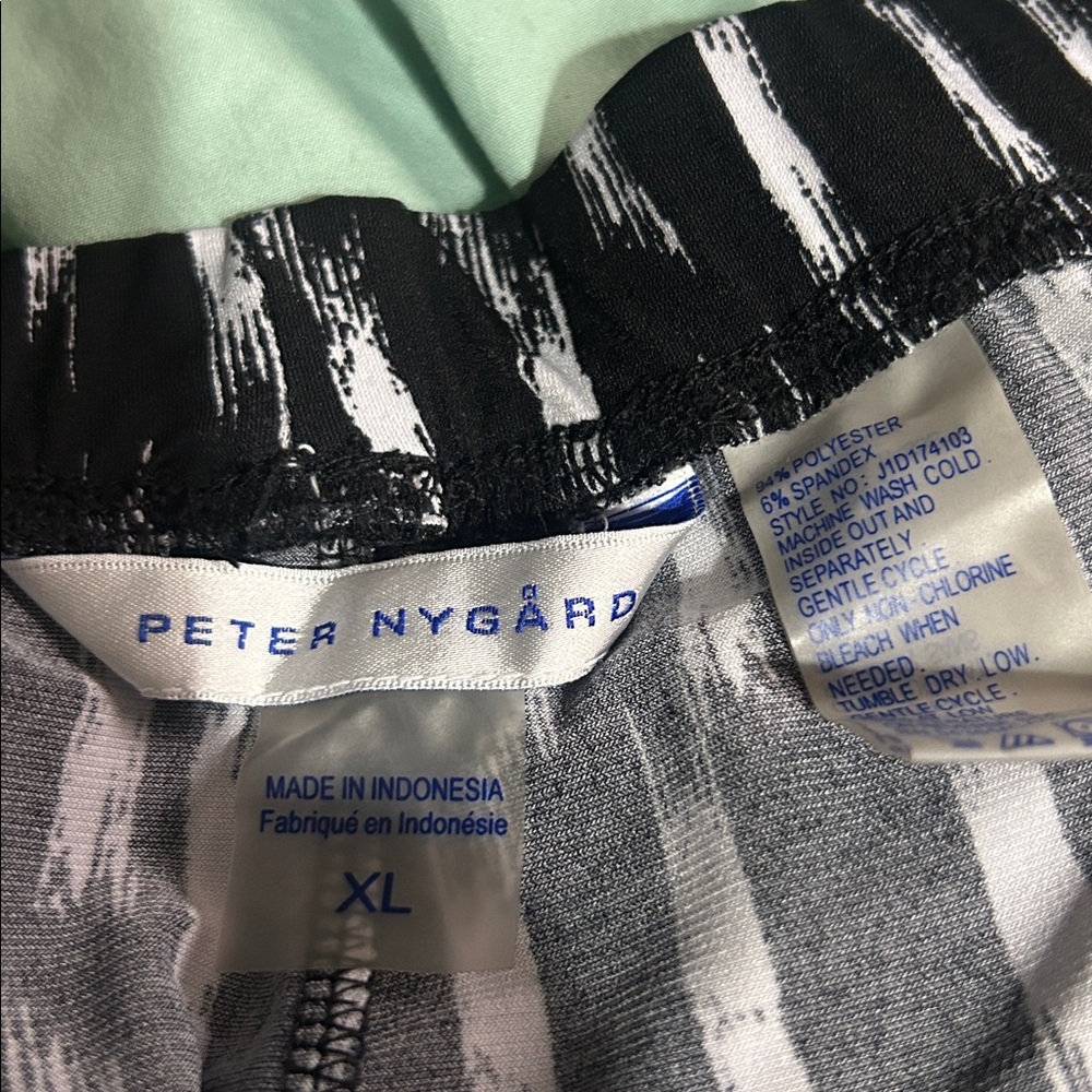 Peter Nygard Monochrome Striped Pants - Picture 4 of 4